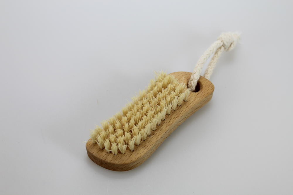 Preview: Handbürste geschwungen